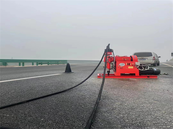 右玉马路路基路面开裂下沉注浆加固灌浆